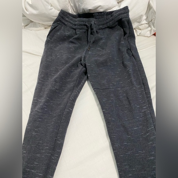 On The Bays sweatpants in grey or charcoal - Picture 3 of 4